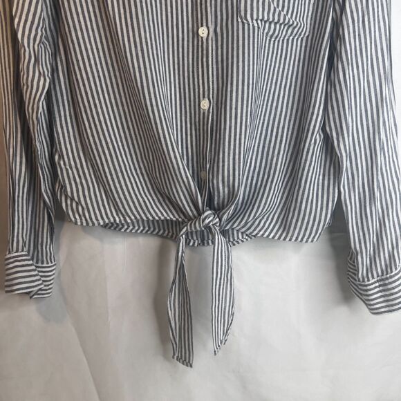 Velvet Heart Striped Tie Waist Super Soft Button Front Shirt Size Medium - Picture 5 of 10